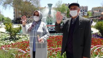 Kütahya’Da 65 Yaş Ve Üstü Vatandaşların Sokağa Çıkma Sevinci
