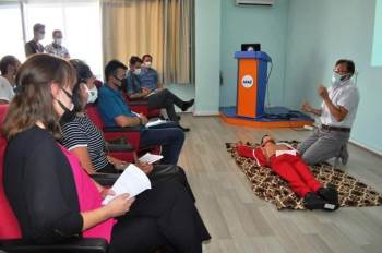 Kütahya’Da Afad Gönüllülerine İlkyardım Eğitimi
