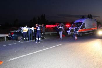 Kütahya’Da Ambulans İle İki Otomobil Çarpıştı: 2 Ölü, 5 Yaralı
