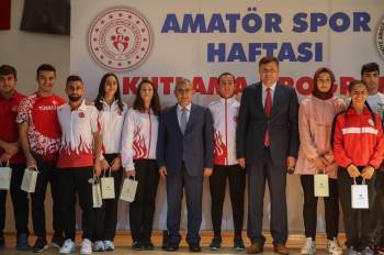 Kütahya’Da Başarılı Sporculara Ödül
