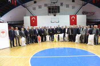 Kütahya’Da Binlerce Çiftçiye Sertifikalı Tohum
