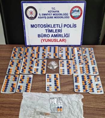 Kütahya’Da Bir Araçta 272 Adet Uyuşturucu Hap Ele Geçirildi
