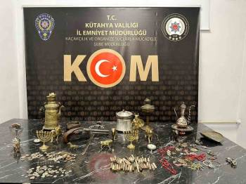 Kütahya’Da Bir Araçta Çok Sayıda Tarihi Eser Ele Geçirildi
