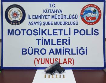 Kütahya’Da Bir Araçta Kurusıkıdan Bozma Tabanca Ele Geçirildi
