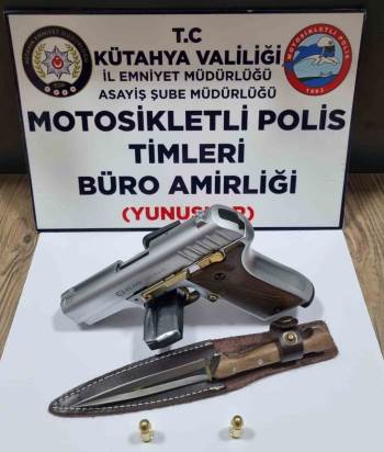 Kütahya’Da Bir Araçta Ruhsatsız Tabanca Ve Kesici Alet Ele Geçirildi
