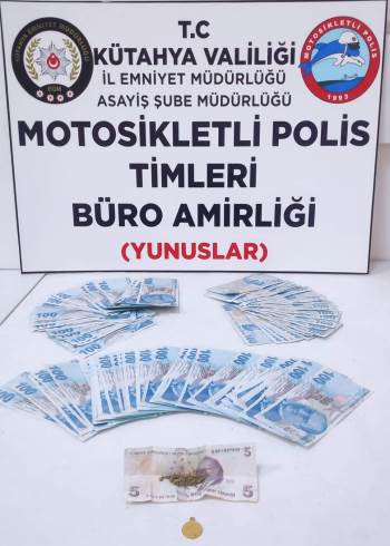 Kütahya’Da Bir Araçta Sahte Para Ele Geçirildi
