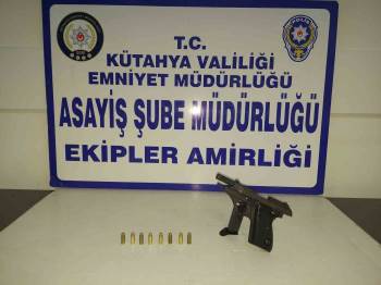 Kütahya’Da Bir Şahsın Üzerinde Ruhsatsız Tabanca Ele Geçirildi
