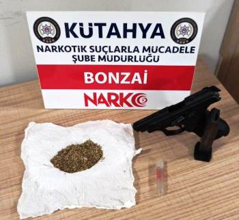 Kütahya’Da Bir Zanlının Evinde Uyuşturucu Ele Geçirildi
