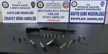 Kütahya’Da Birbirleriyle Tartışan Gruptan Ruhsatsız Tabanca Ve Tüfek Ele Geçirildi
