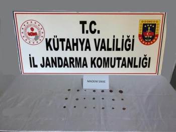 Kütahya’Da Bizans Dönemine Ait 21 Adet Tarihi Bronz Sikke Ele Geçirildi
