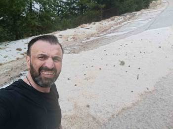 Kütahya’Da Ceviz Büyüklüğünde Dolu Yağdı
