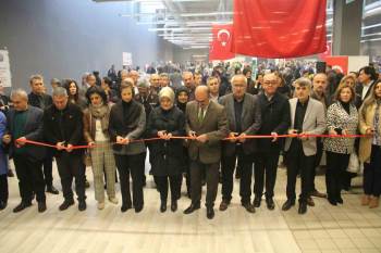 Kütahya’Da Depremzedeler Yararına Kermes
