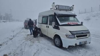 Kütahya’Da Domaniç Dağ Yolu Kara Teslim
