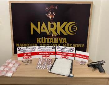 Kütahya’Da Durdurulan Araçta Çok Sayıda Uyuşturucu Madde Ele Geçirildi
