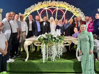 Kütahya’Da Efe Ve Yılmaz Ailelerinin Mutlu Günü
