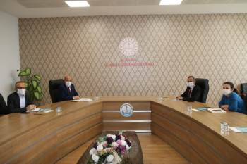 Kütahya’Da Eğitim Yatırımları Görüşüldü
