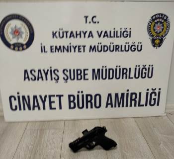 Kütahya’Da Eğlence Mekanı Önünde 1 Kişiyi Yaralayan Zanlı Yakalandı
