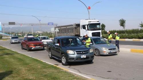 Kütahya’da emniyet kemeri ve çocuk bağlama sistemi denetimi