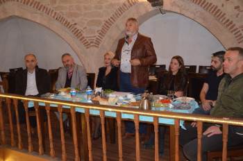 Kütahya’Da Esnaflar Dernek Kurdu
