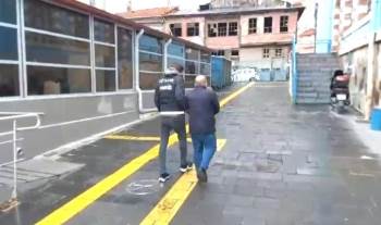 Kütahya’Da Eşyaları Arasında Uyuşturucu Bulunan Yolcu Tutuklandı
