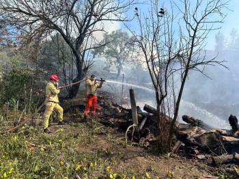 Kütahya’Da Evde Çıkan Yangın Ormana Sıçramadan Söndürüldü
