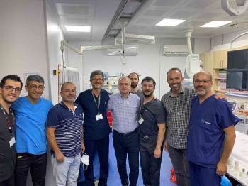 Kütahya’Da Felç Riskine Tıpa Metoduyla “Apendiks Kapatma” İşlemi
