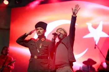 Kütahya’Da Feridun Düzağaç Konseri
