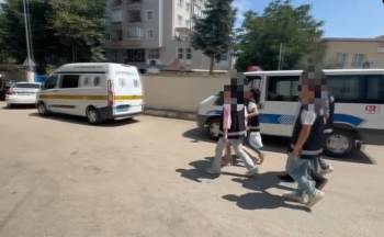 Kütahya’Da Gayrimenkul Dolandırıcılığı Operasyonunda Gözaltına Alınan 7 Şüphelinin Sorgusu Sürüyor
