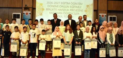 Kütahya’da hafızlık projesinin başarılı öğrencileri ödüllendirildi