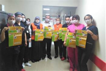 Kütahya’Da Hastane Personeli Maske Takarak Lösev’E Destek Verdi
