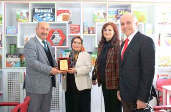 Kütahya’Da Hayırsever Öğretmen İlkokula Akıl Ve Zeka Oyunları Atölyesi Yaptırdı
