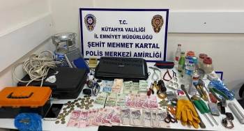 Kütahya’Da Hırsızlık Zanlısı Çalıntı Malzemelerle Yakaladı
