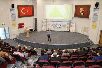 Kütahya’Da İdarecilere ‘Veri Madenciliği’ Eğitimi
