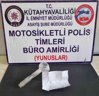 Kütahya’Da İki Kişinin Bulunduğu Araçta Uyuşturucu Ele Geçirildi
