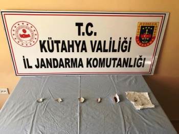 Kütahya’Da İki Kişinin Üzerinde Uyuşturucu Ele Geçirildi

