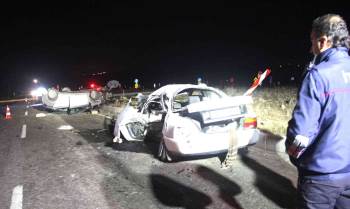 Kütahya’Da İki Otomobil Çarpıştı: 1 Ölü, 2 Yaralı
