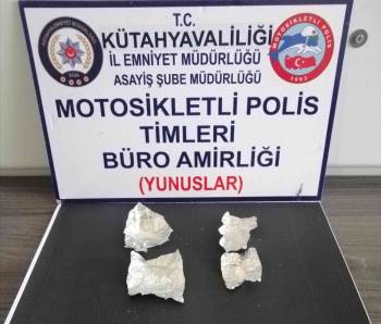 Kütahya’Da İki Şahsın Üzerinde Uyuşturucu Bulundu
