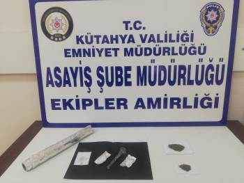 Kütahya’Da İnşaat Halindeki Binada 3 Şüpheli Uyuşturucuyla Yakalandı
