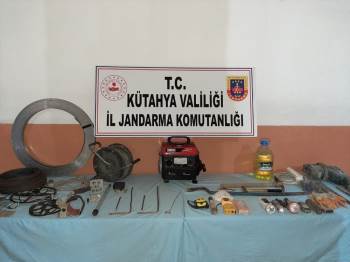 Kütahya’Da İzinsiz Kazı Yapan 7 Şüpheli Yakalandı
