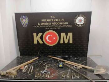 Kütahya’Da İzinsiz Kazı Yapan 8 Kişi Yakalandı
