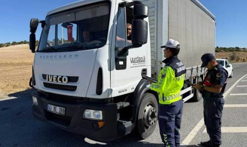 Kütahya’da jandarma sürücülere trafik güvenliği uyarısı yaptı