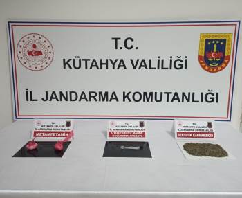 Kütahya’Da Jandarmanın Durdurduğu Şüpheli Araçta Uyuşturucu Madde Ele Geçirildi
