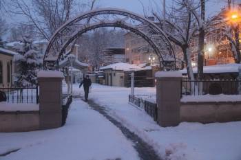 Kütahya’Da Kar Kalınlığı 14 Santimetreye Ulaştı
