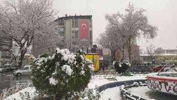 Kütahya’Da Kar Kartpostallık Görüntüler Oluşturdu
