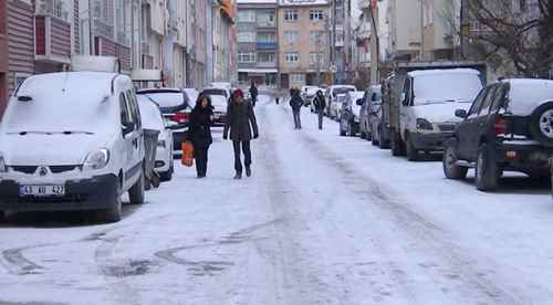 Kütahya'da kar sevinci
