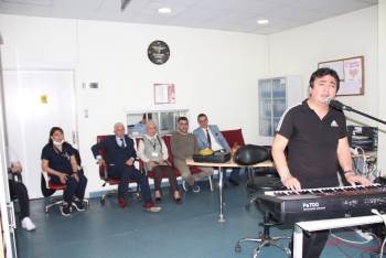 Kütahya’Da Kemoterapi Tedavisi Gören Hastalara Müzik
