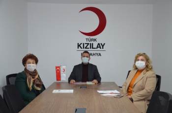 Kütahya’Da Kızılay’In İlk Kadın Kolları Başkanı Semra Sarıışık Tozaraydın Oldu
