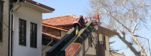 Kütahya'da korkutan yangın: İtfaiye ekipleri zor anlar yaşadı!