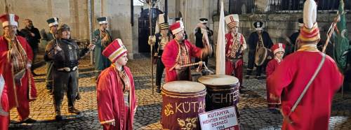 Kütahya’da mehter coşkusu: Vatandaştan büyük ilgi gördü!