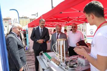 Kütahya’Da Mesleki Teknik Eğitim Fuarı
